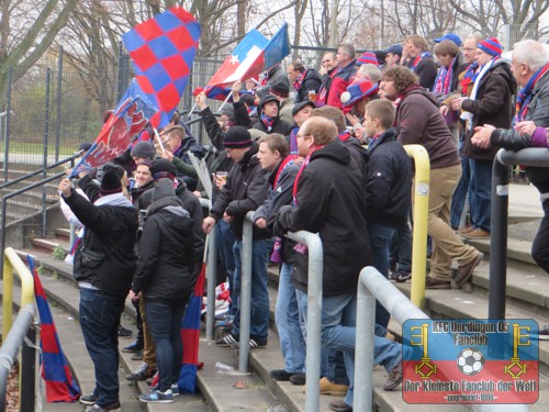 KFC-Fans im Sportpark Wanne-Süd